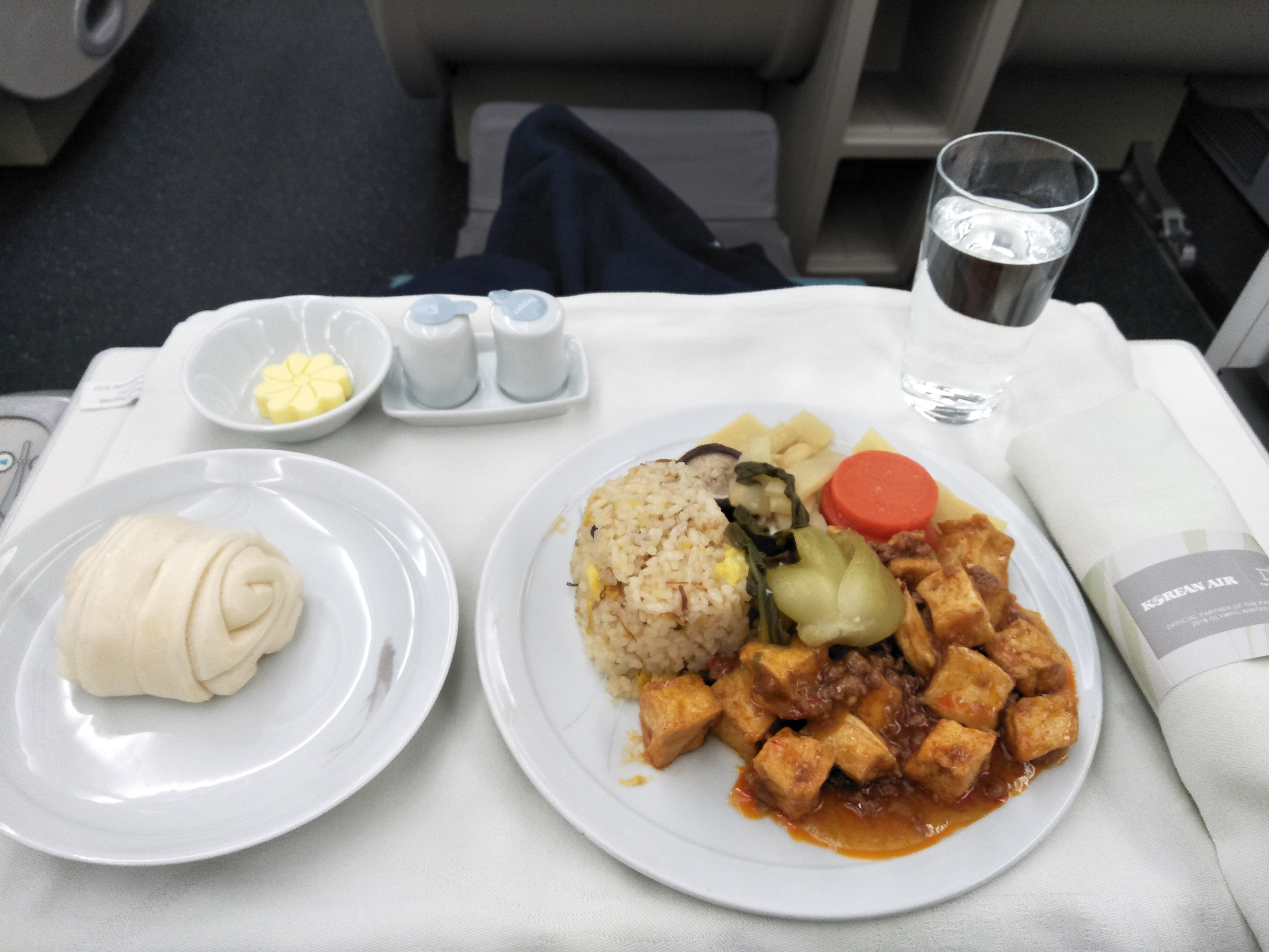 KOREAN AIR BUSINESS CLASS ON THE A380 UPPER DECK