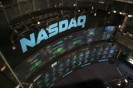 Top NASDAQ Dividend Stocks to Buy for 2022 in Etoro