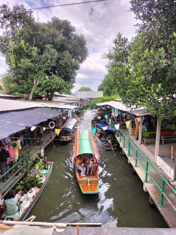 Khlong Lat Mayom Floating Market